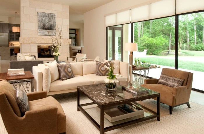 How to decorate living room with 4 windows