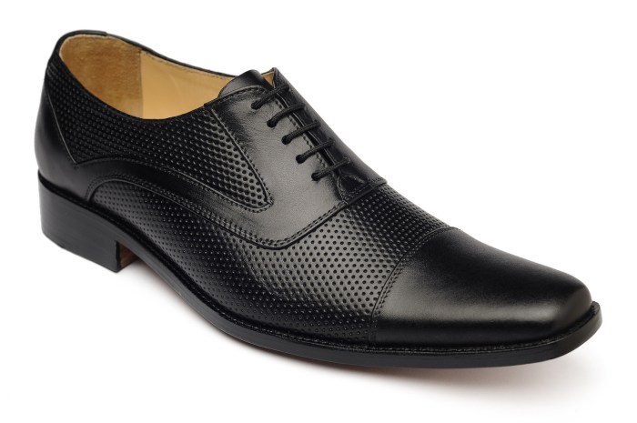 Mens perforated dress shoes