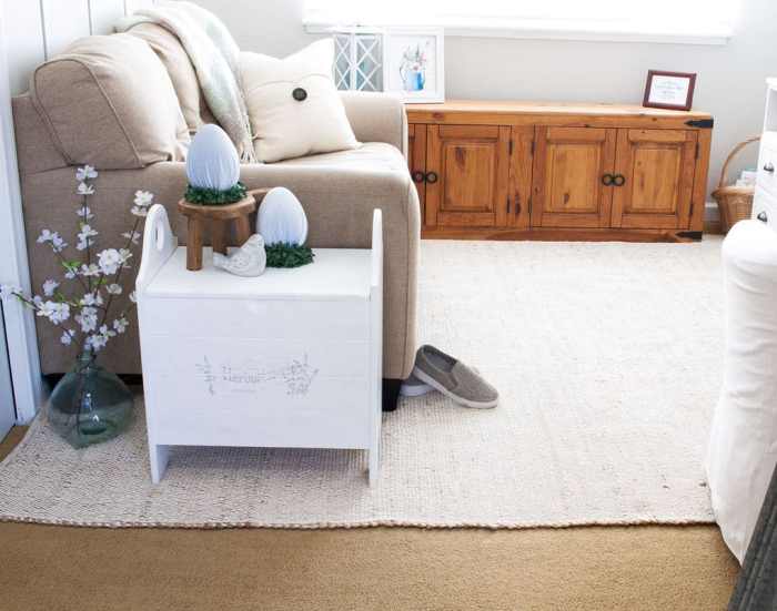 How to decorate a room with ugly carpet