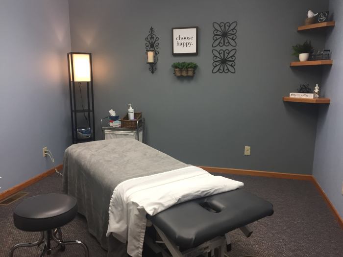 How to decorate a massage therapy room